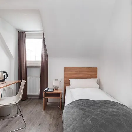 Am Ludwigsplatz מלון